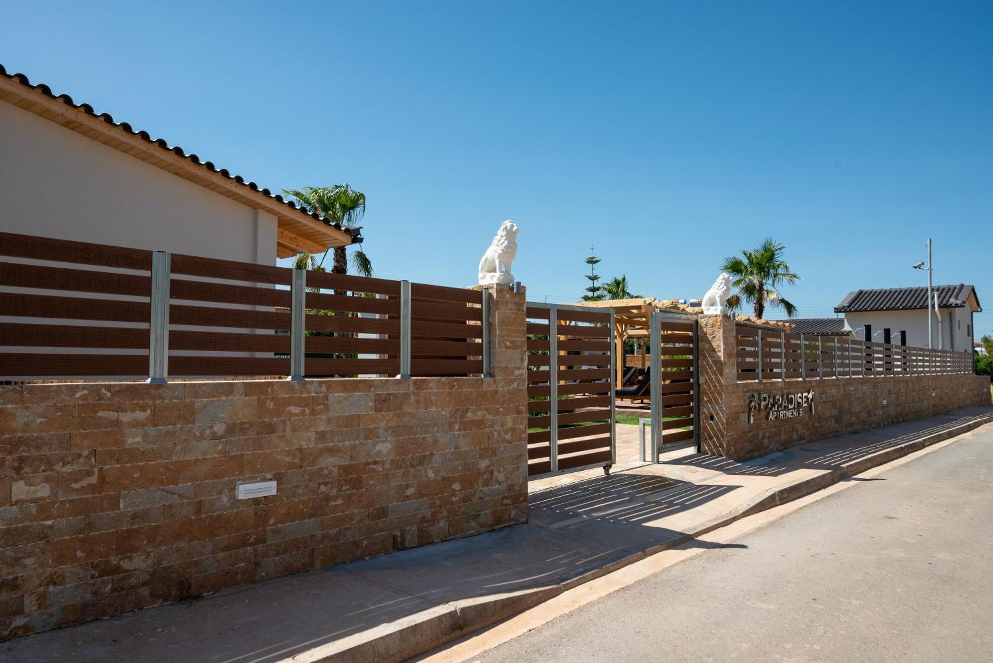 Paradise Apartments Artemida Exterior photo